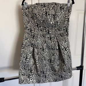 B DARLIN NWT Black And Gold Strapless Mini Dress.  Size 11/12
